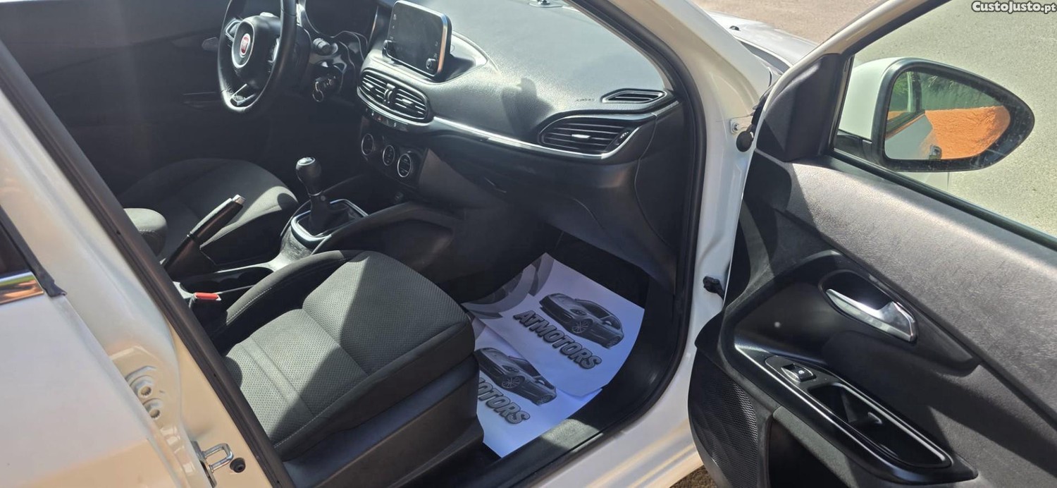 Fiat Tipo 1.3 M-Jet Lounge Tech J17 — fotografia 6