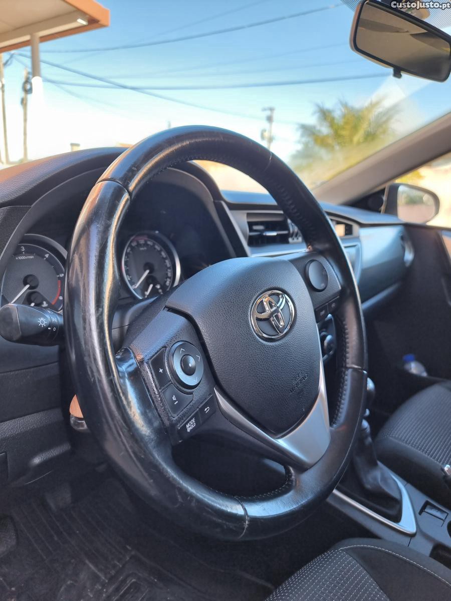 Toyota Auris 2.0 D-4D - 13 foto 4