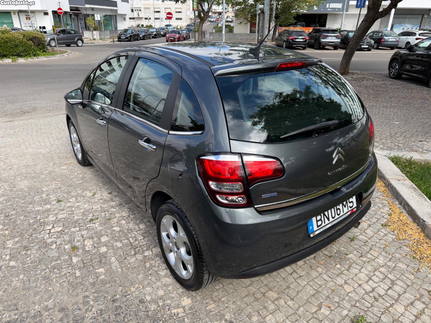 Citroën C3 1.6 BLUEHDI EXCLUSIVE — photo 2