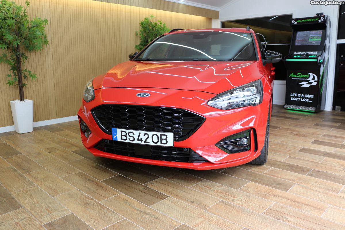 Ford Focus 1.0 EcoBoost S&S ST-LINE — fotografia 23