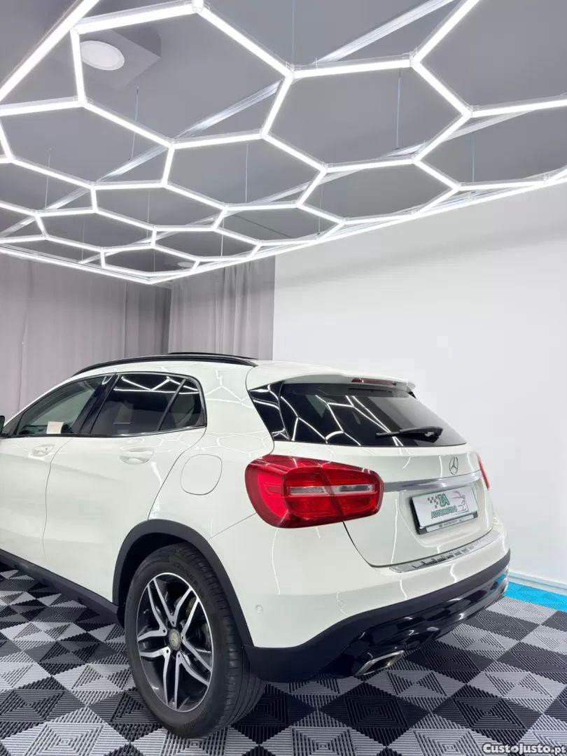 Mercedes-Benz GLA 200 Urban — fotografia 15