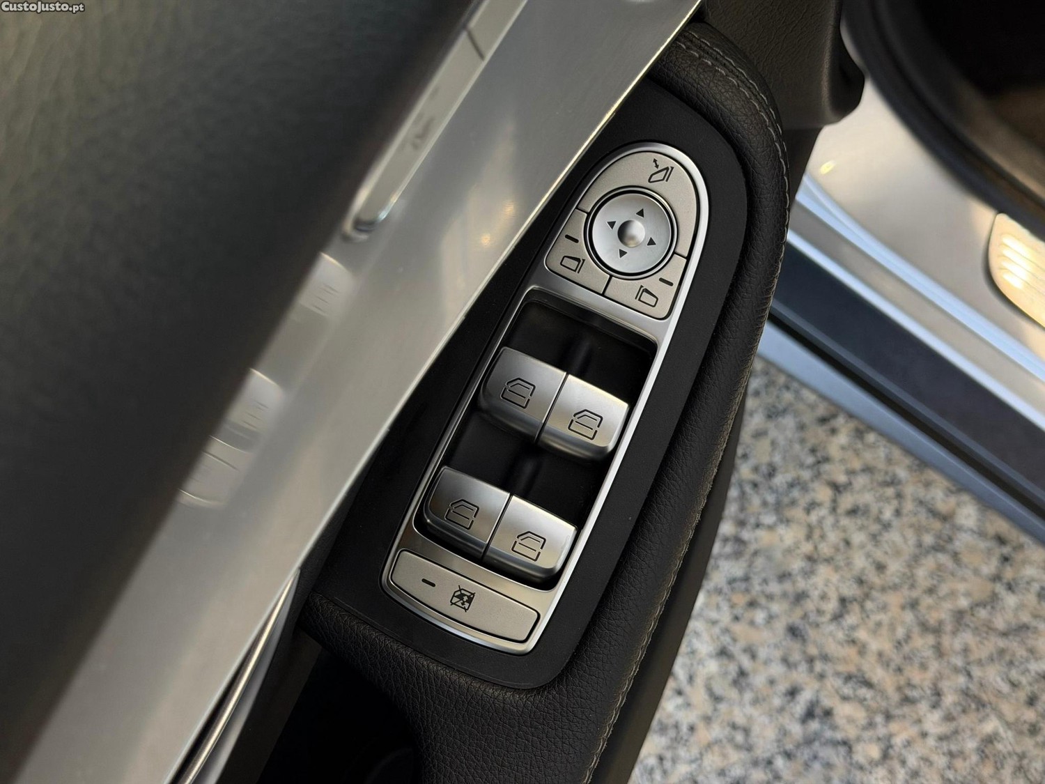 Mercedes-Benz GLC 220 d 4Matic 9G-TRONIC AMG Line — fotografia 20