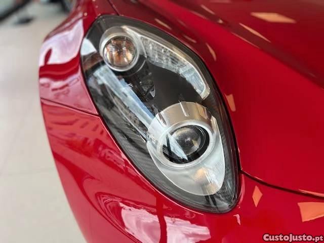Alfa Romeo 4C Coupé - 15 — photo 3
