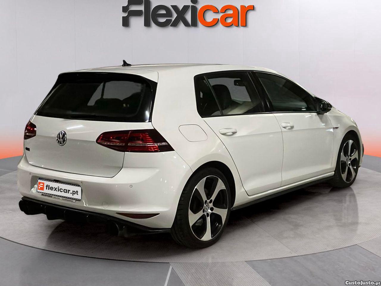 VW Golf 2.0 TSI GTI DSG Performance - 17 — photo 4