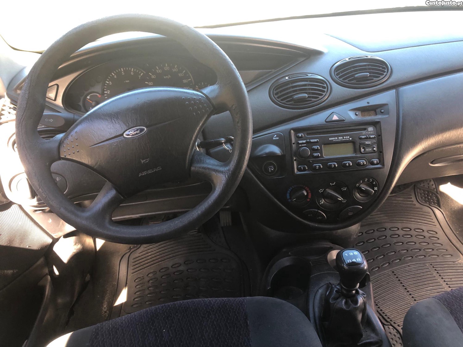 Ford Focus 1.8 TDDi - 00 foto 5