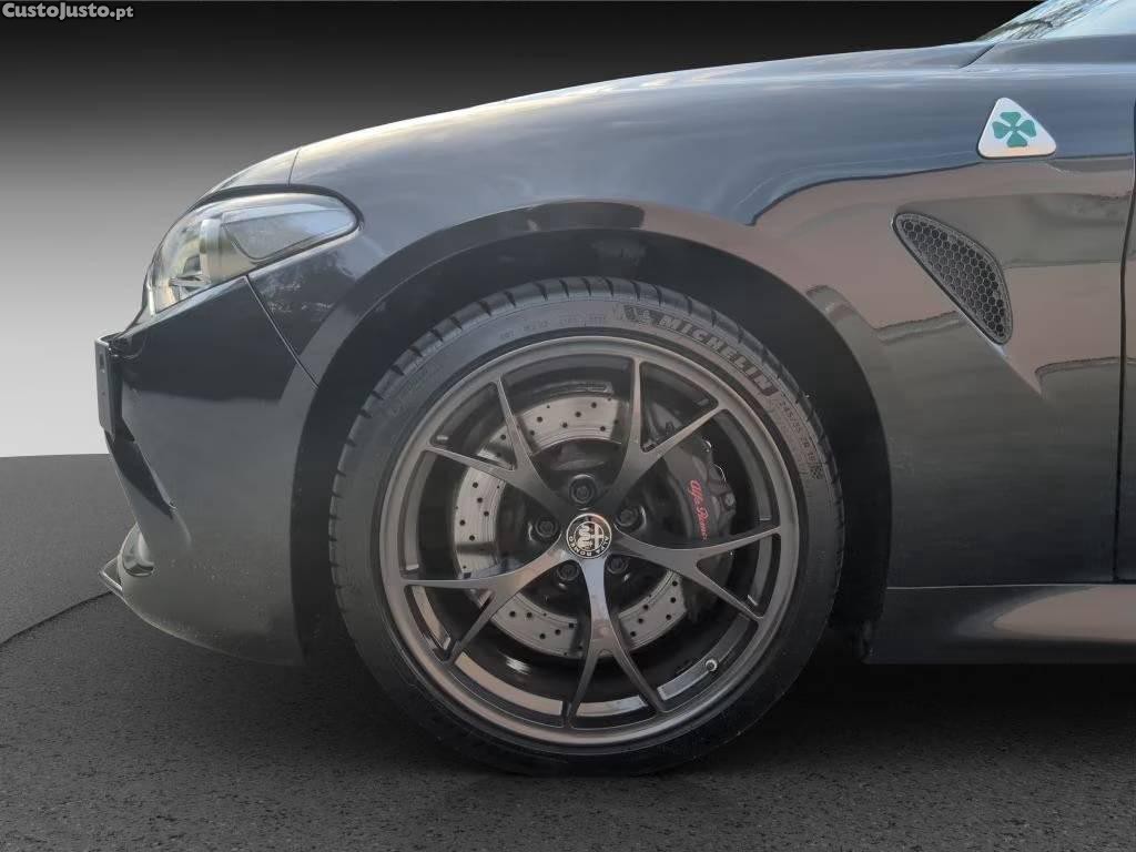 Alfa Romeo Giulia 2.9 Bi-Turbo Quadrifoglio AT8 - 23 — photo 3