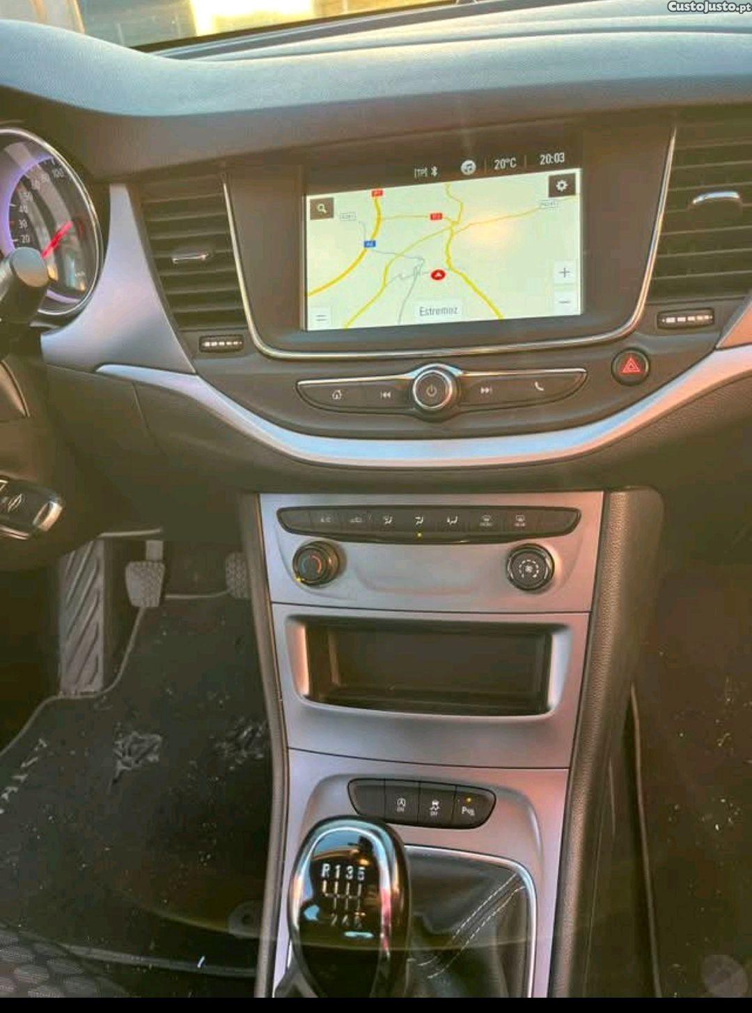 Opel Astra 1.5 cdti ano 2020 — fotografia 3