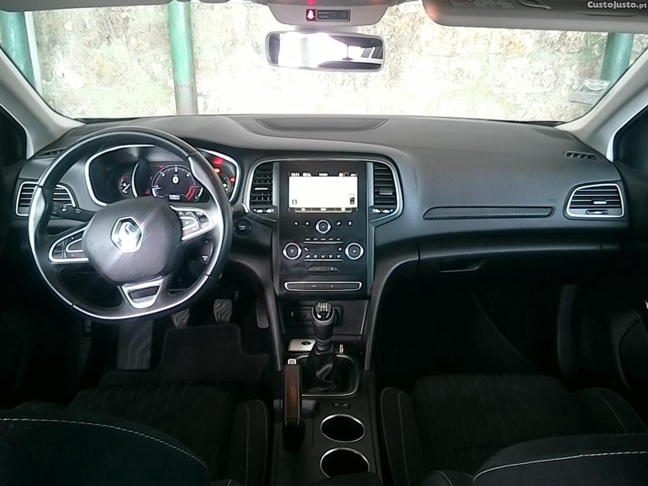 Renault Mégane Sport Tourer 1.5 Blue DCI Limited 115cv — fotografia 17
