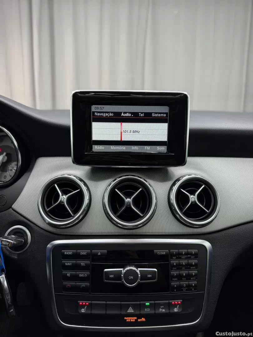 Mercedes-Benz GLA 200 Urban — fotografia 10