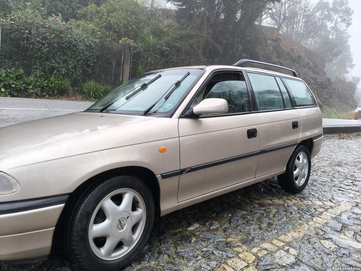 Opel Astra 5 lugares — fotografia 4