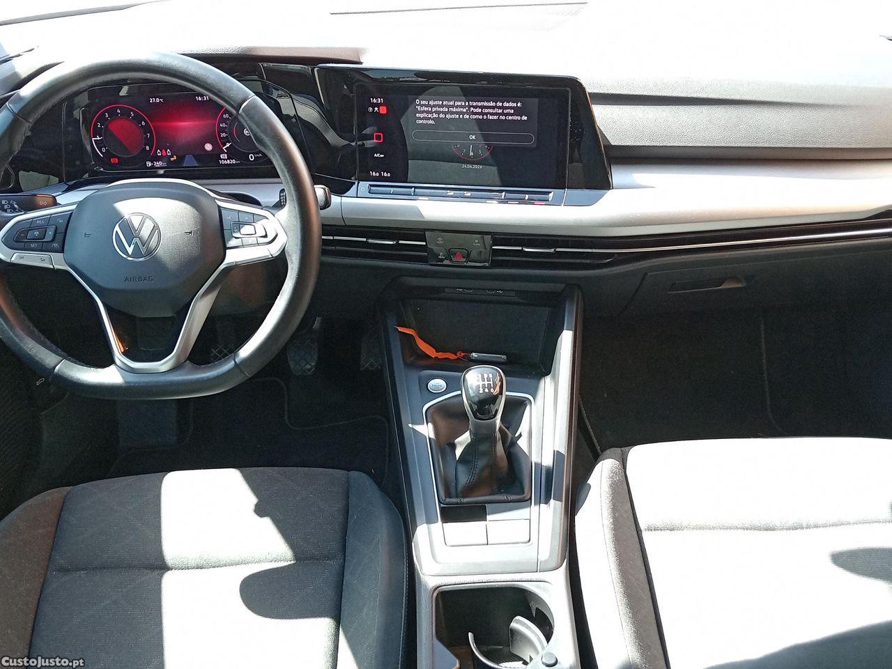 Volkswagen Golf 1.0 TSI LIFE — fotografia 4