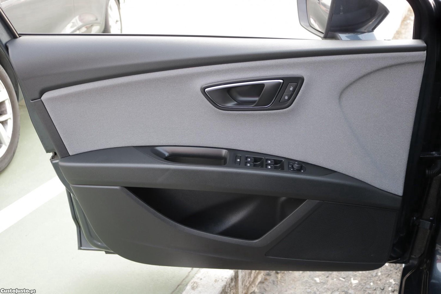 SEAT Leon ST 1.6 TDI Style 115cv — fotografia 30