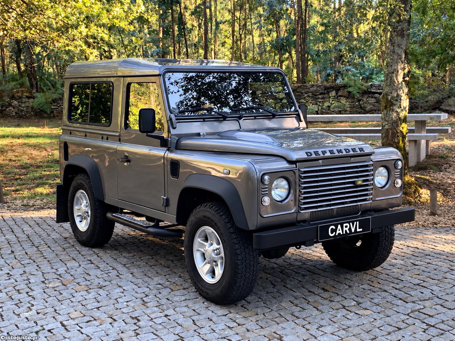 Land Rover Defender 90 2.4 CRD SE - 08 — photo 3