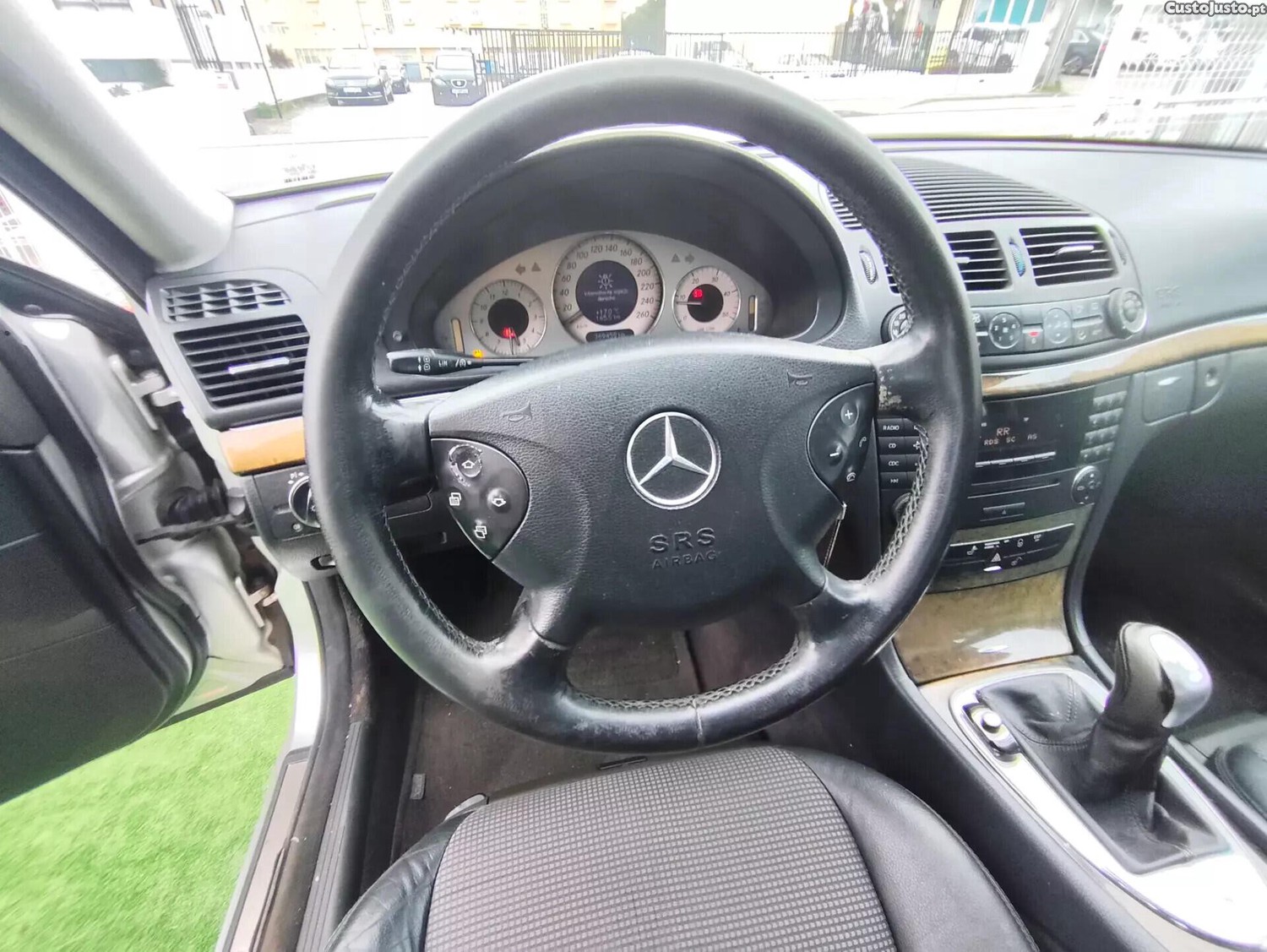 Mercedes-Benz E 220 CDi Avantgard — fotografia 9