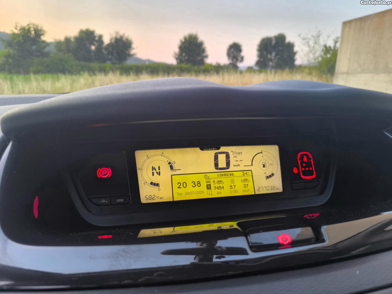Citroën C4 Picasso — photo 4