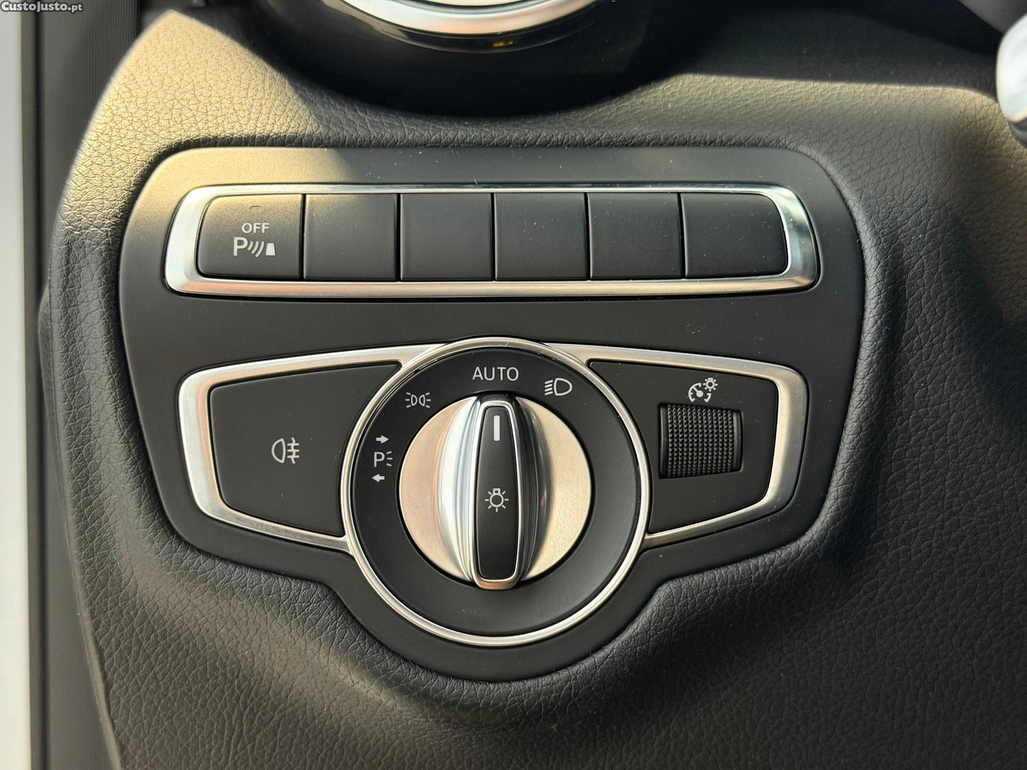 Mercedes-Benz GLC 220 d 4Matic 9G-TRONIC AMG Line — fotografia 17