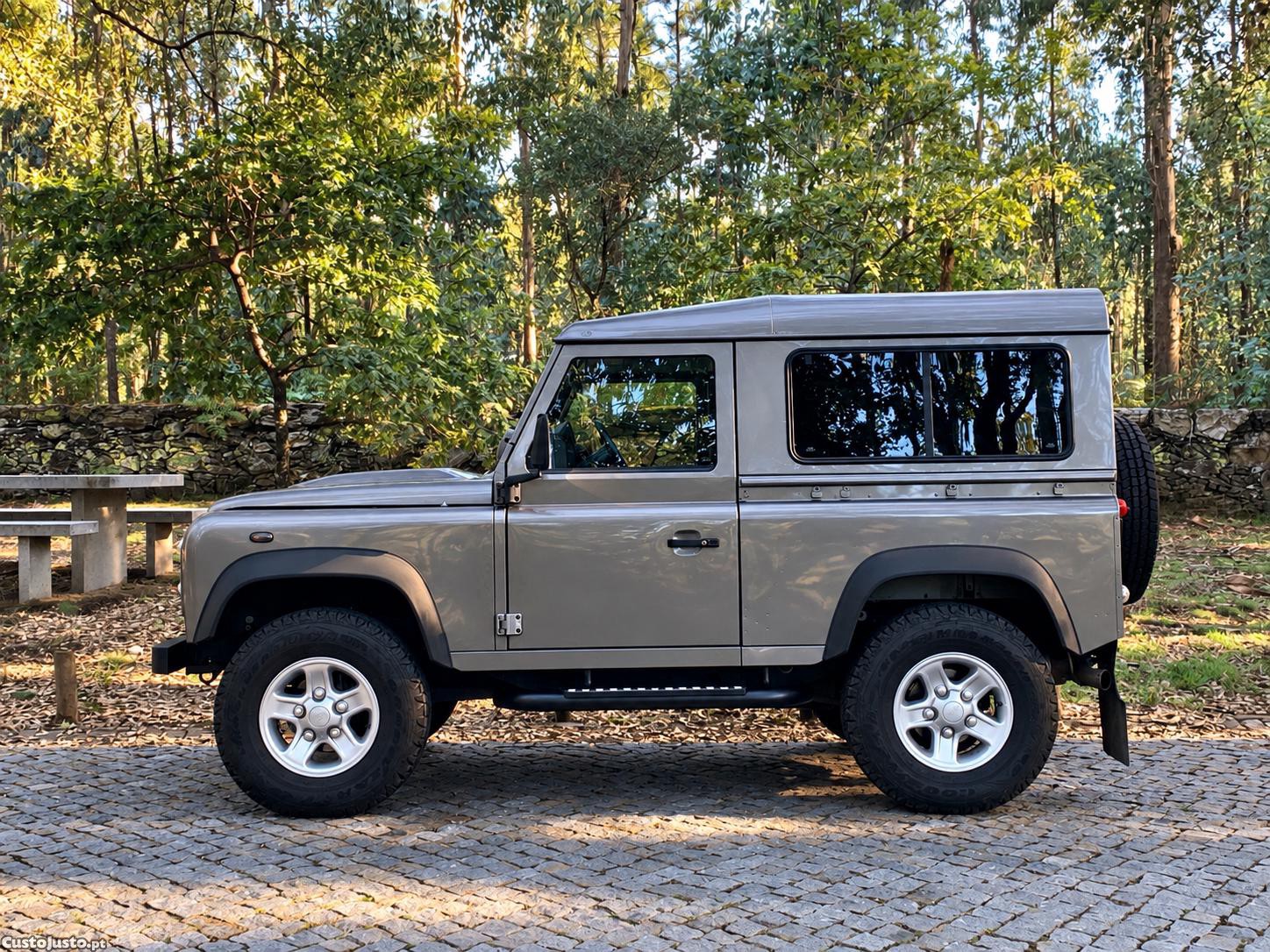 Land Rover Defender 90 2.4 CRD SE - 08 — photo 5
