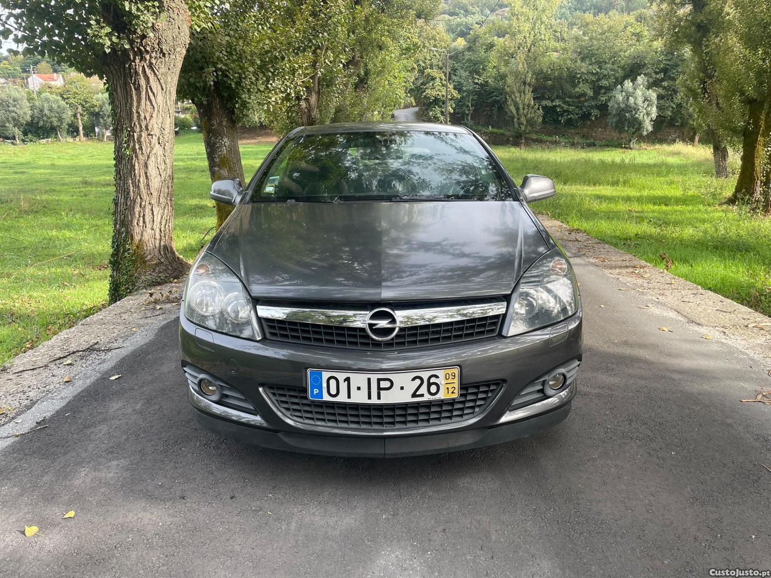 Opel Astra GTC - 09 foto 2