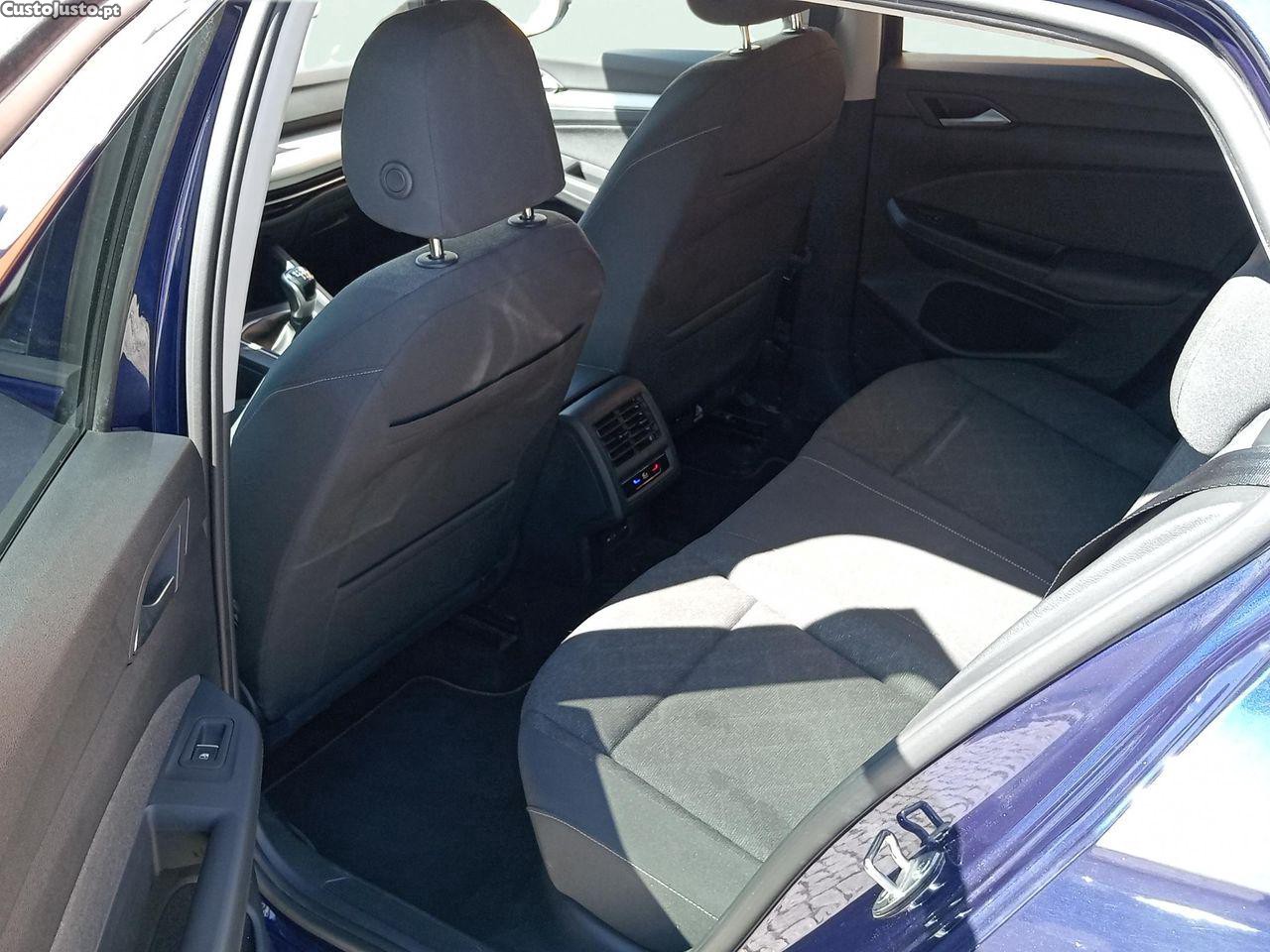 Volkswagen Golf 1.0 TSI LIFE — fotografia 3