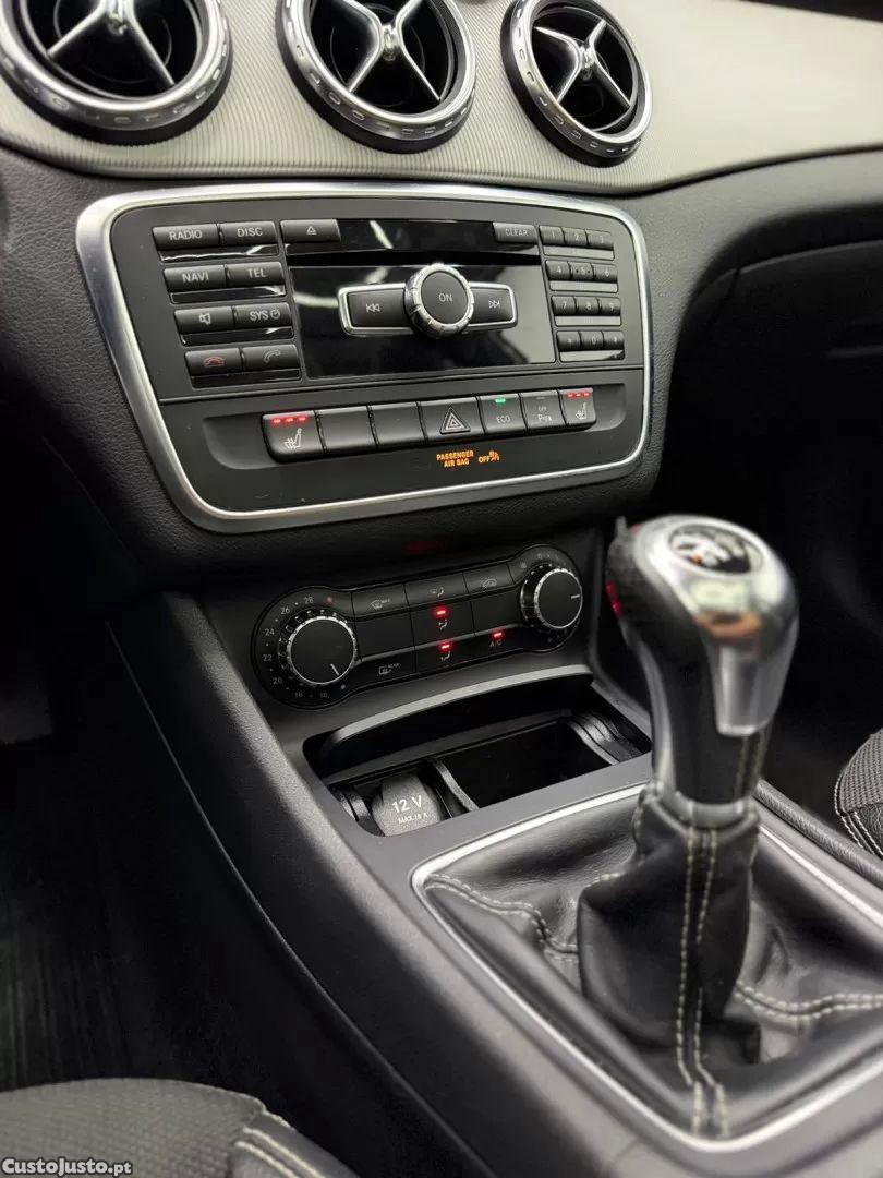 Mercedes-Benz GLA 200 Urban — fotografia 9