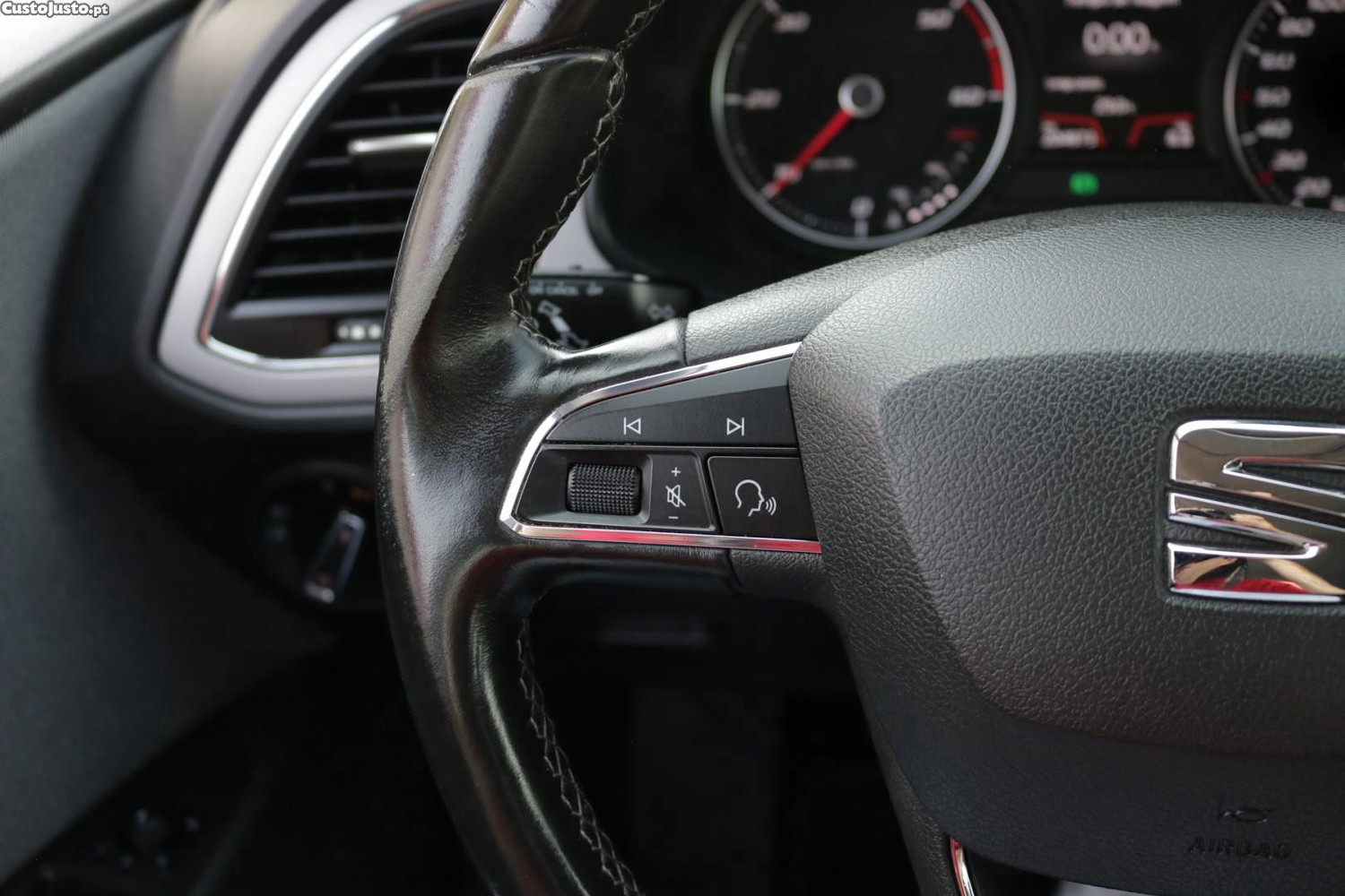 SEAT Leon ST 1.6 TDI Style 115cv — fotografia 27