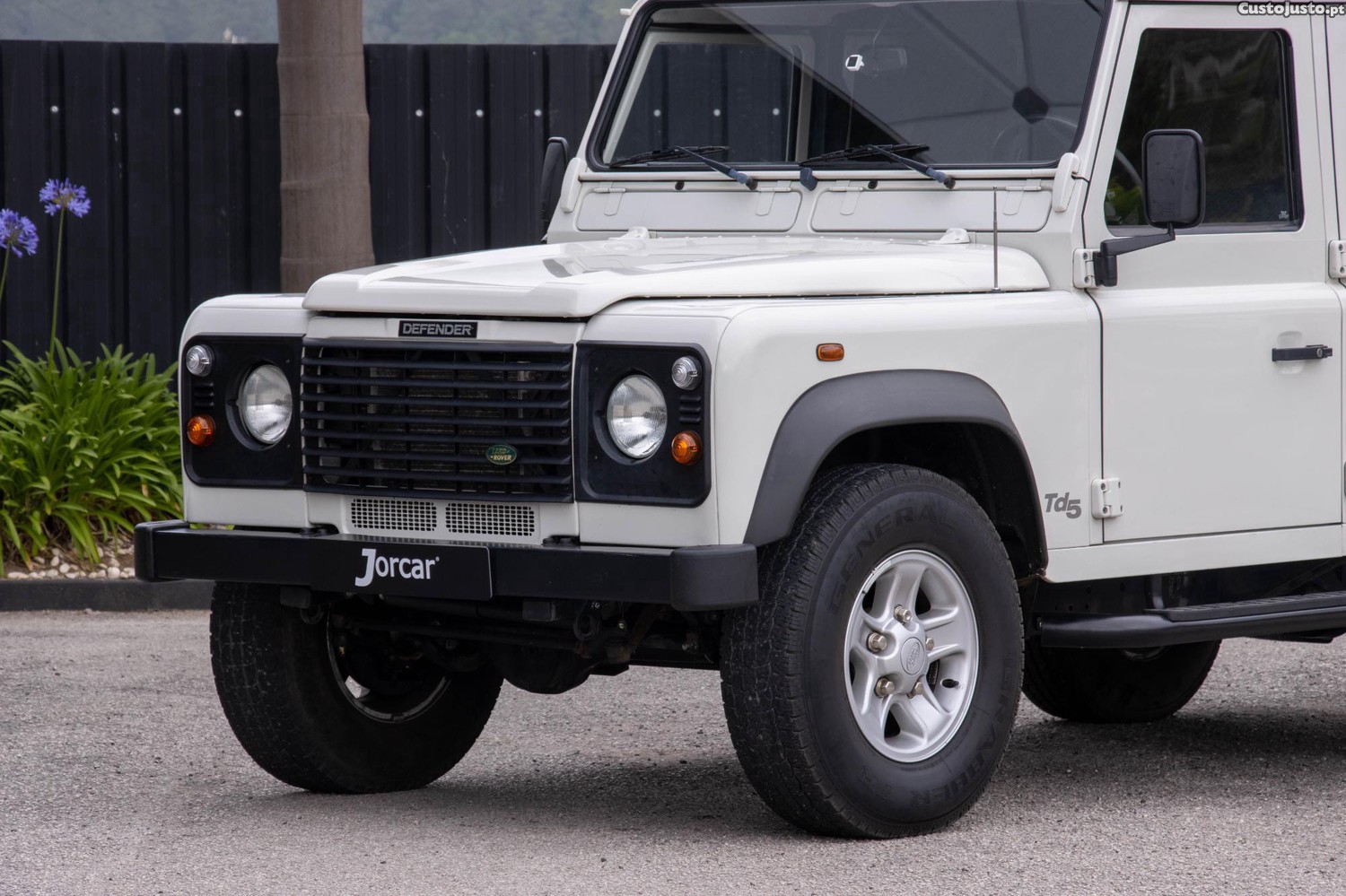 Land Rover Defender 110 SW 2.5 TD5 E - 06 — photo 2