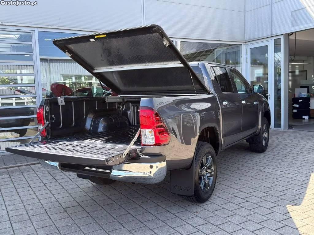 Toyota Hilux 2.4 D-4D 4WD CD Confort Aut. - 24 — photo 4