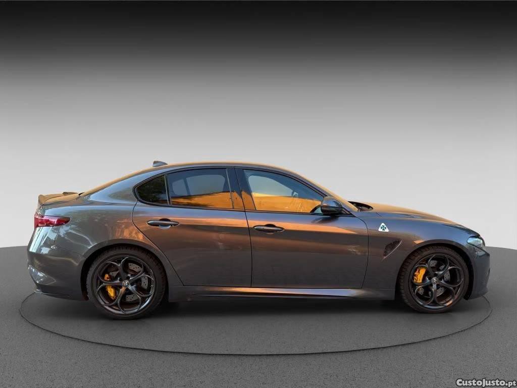 Alfa Romeo Giulia 2.9 Bi-Turbo Quadrifoglio AT8 - 19 foto 4