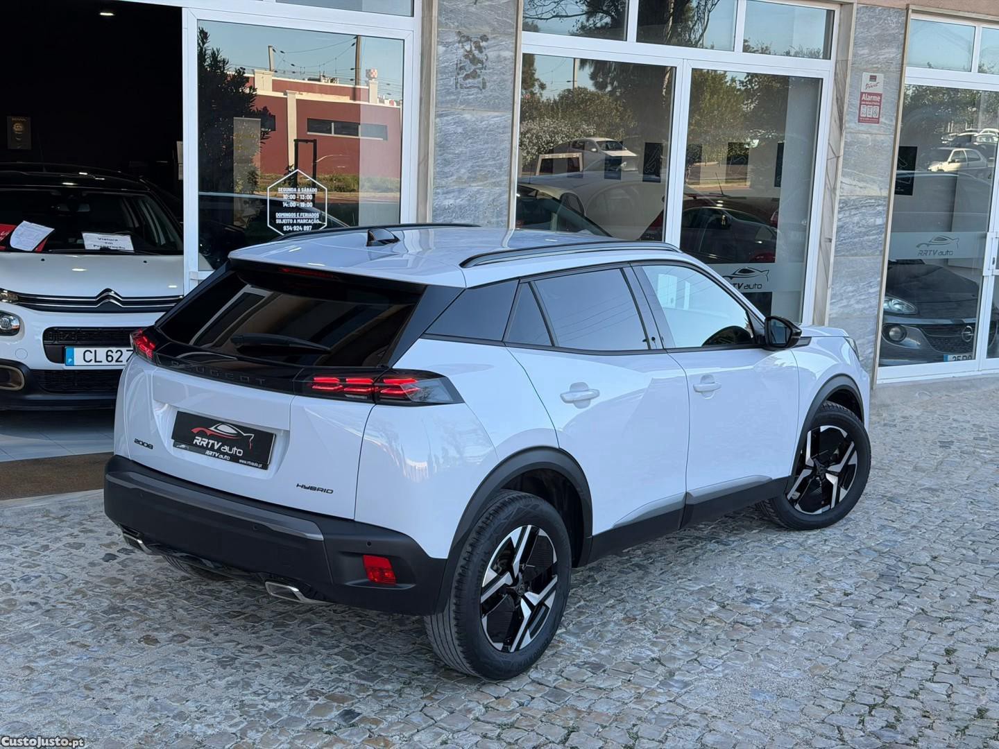 Peugeot 2008 1.2 Hybrid Allure e-DCS6 - 25 — photo 4