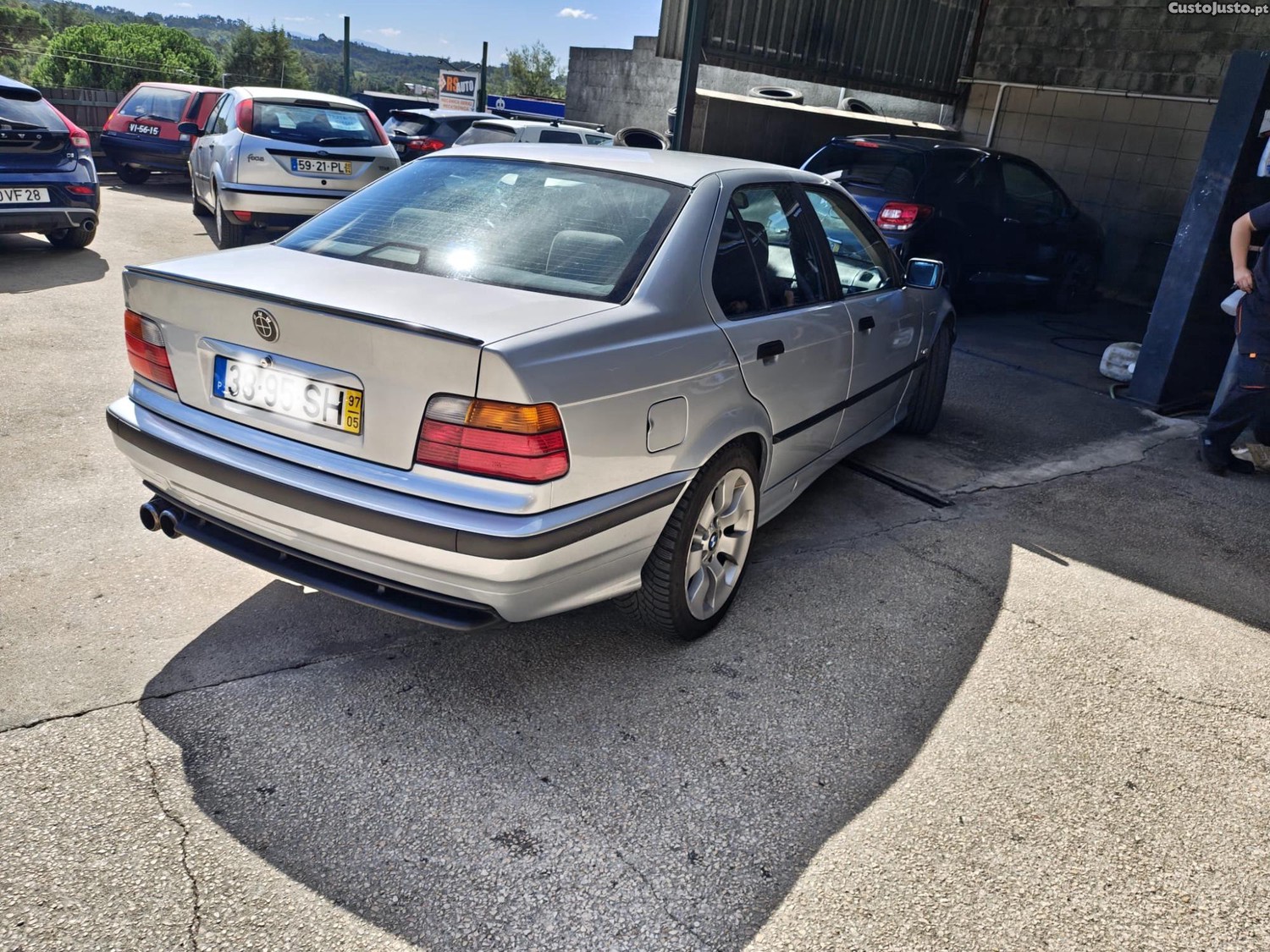 BMW 318 I (3C) — photo 3