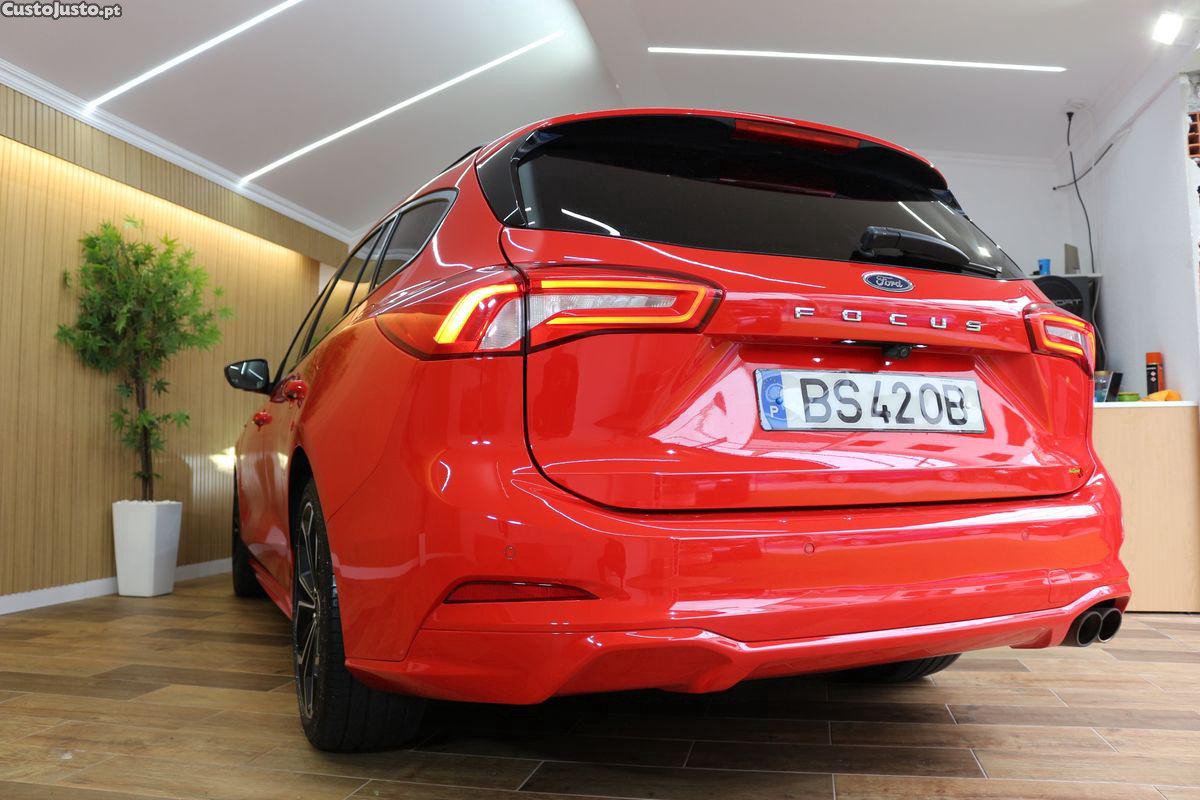 Ford Focus 1.0 EcoBoost S&S ST-LINE — fotografia 8