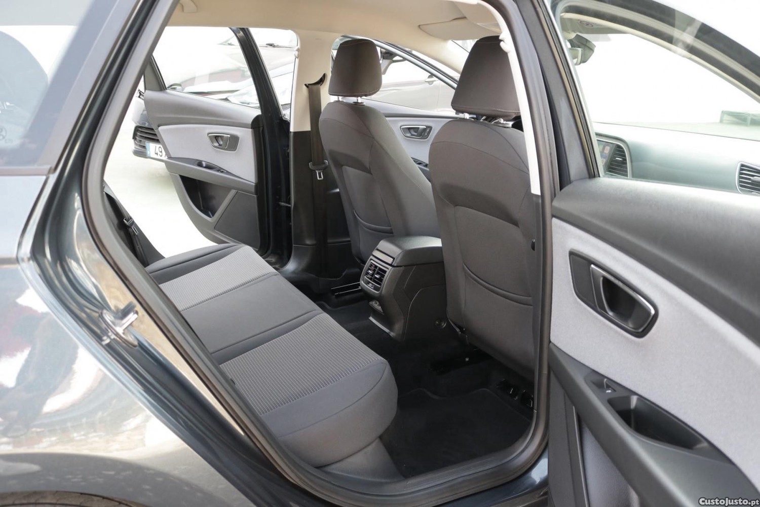 SEAT Leon ST 1.6 TDI Style 115cv — fotografia 37
