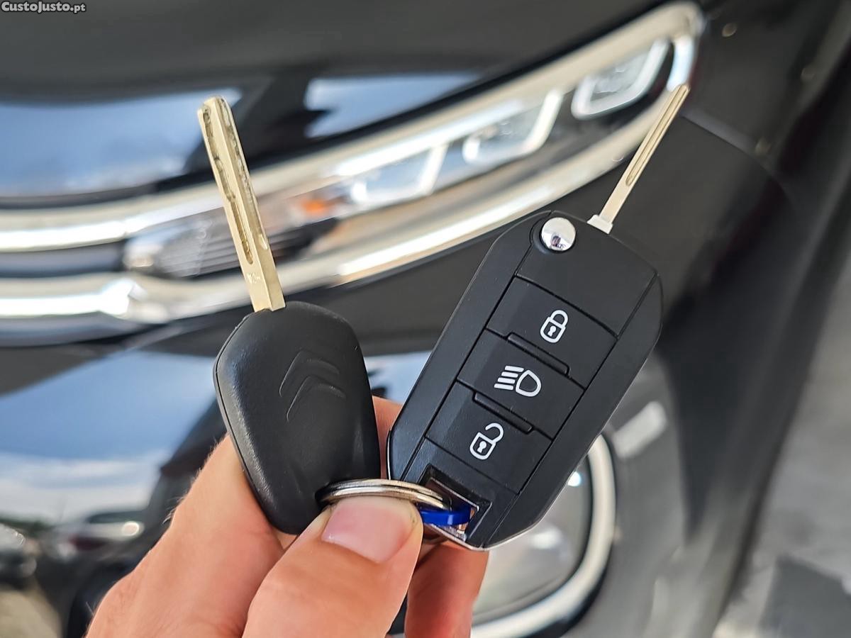 Citroën C3 Aircross 1.2 PureTech Shine P — fotografia 3