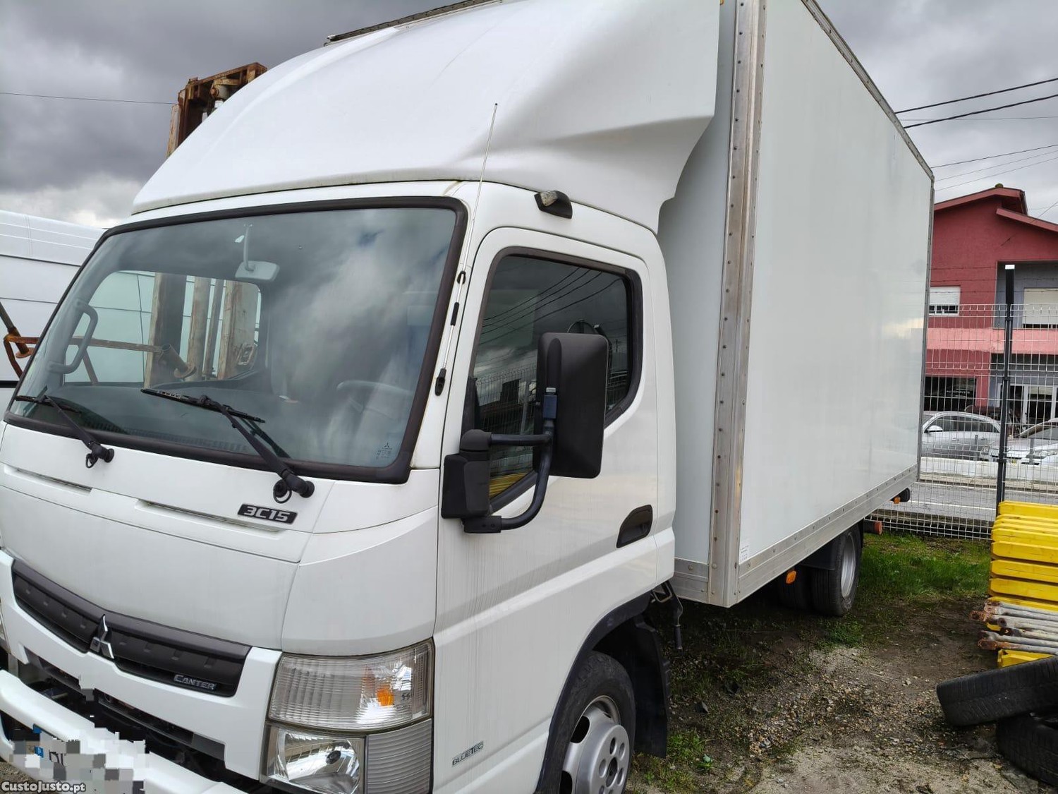 Mitsubishi  Fuso com plataforma - 17 foto 3