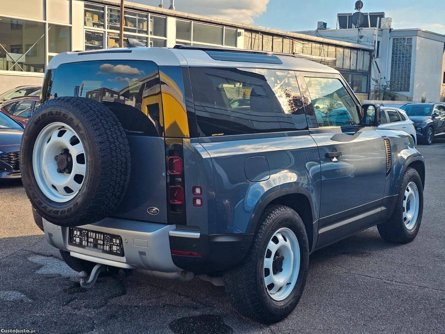 Land Rover Defender 3.0 D200 90 AWD X-Dynamic SE - 21 foto 4
