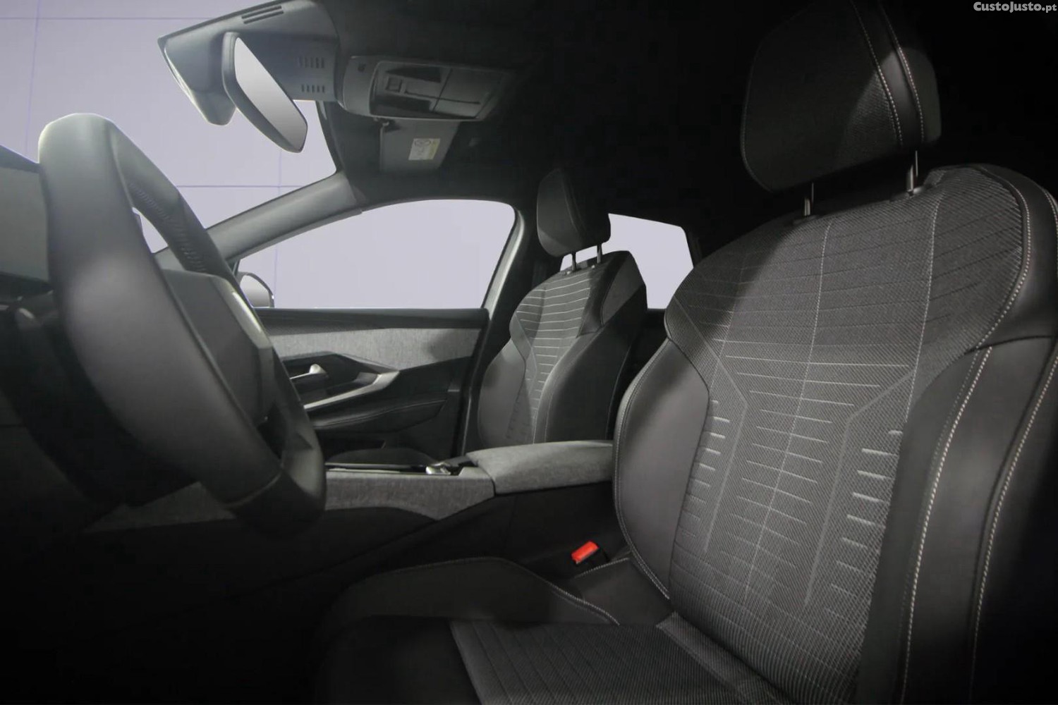 Peugeot e-3008 73 kWh Allure - 25 — photo 5