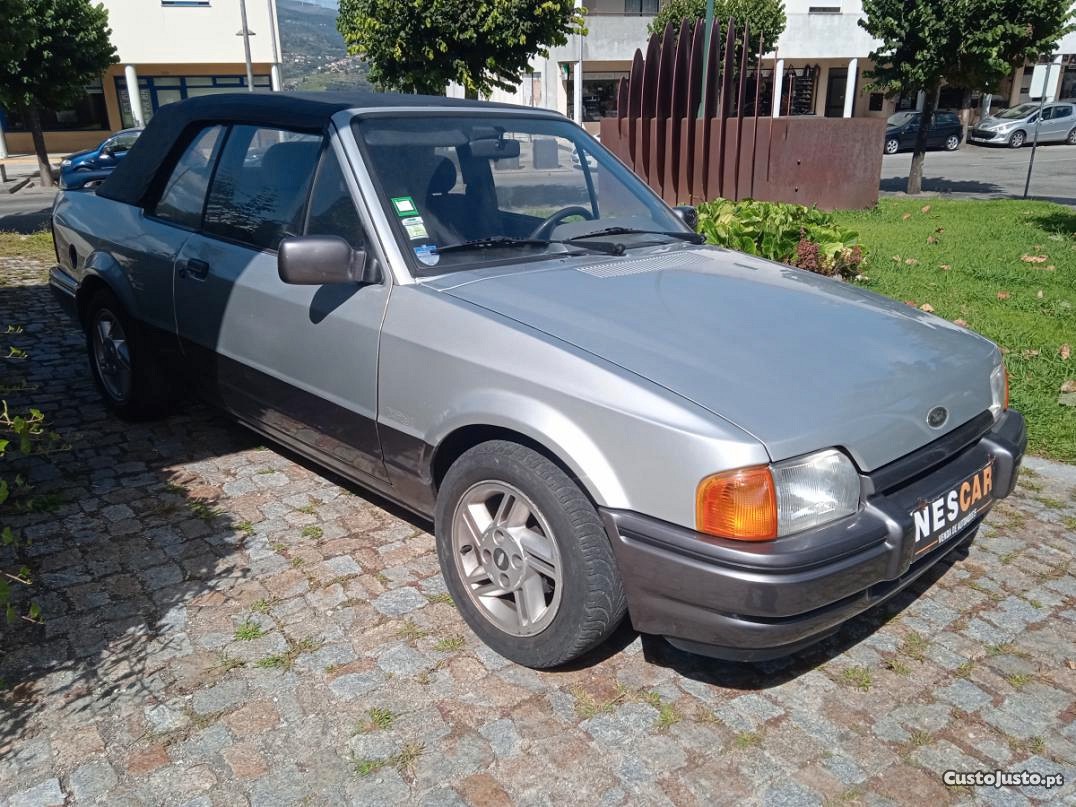 Ford Escort XR3i Cabrio - 88 — photo 4