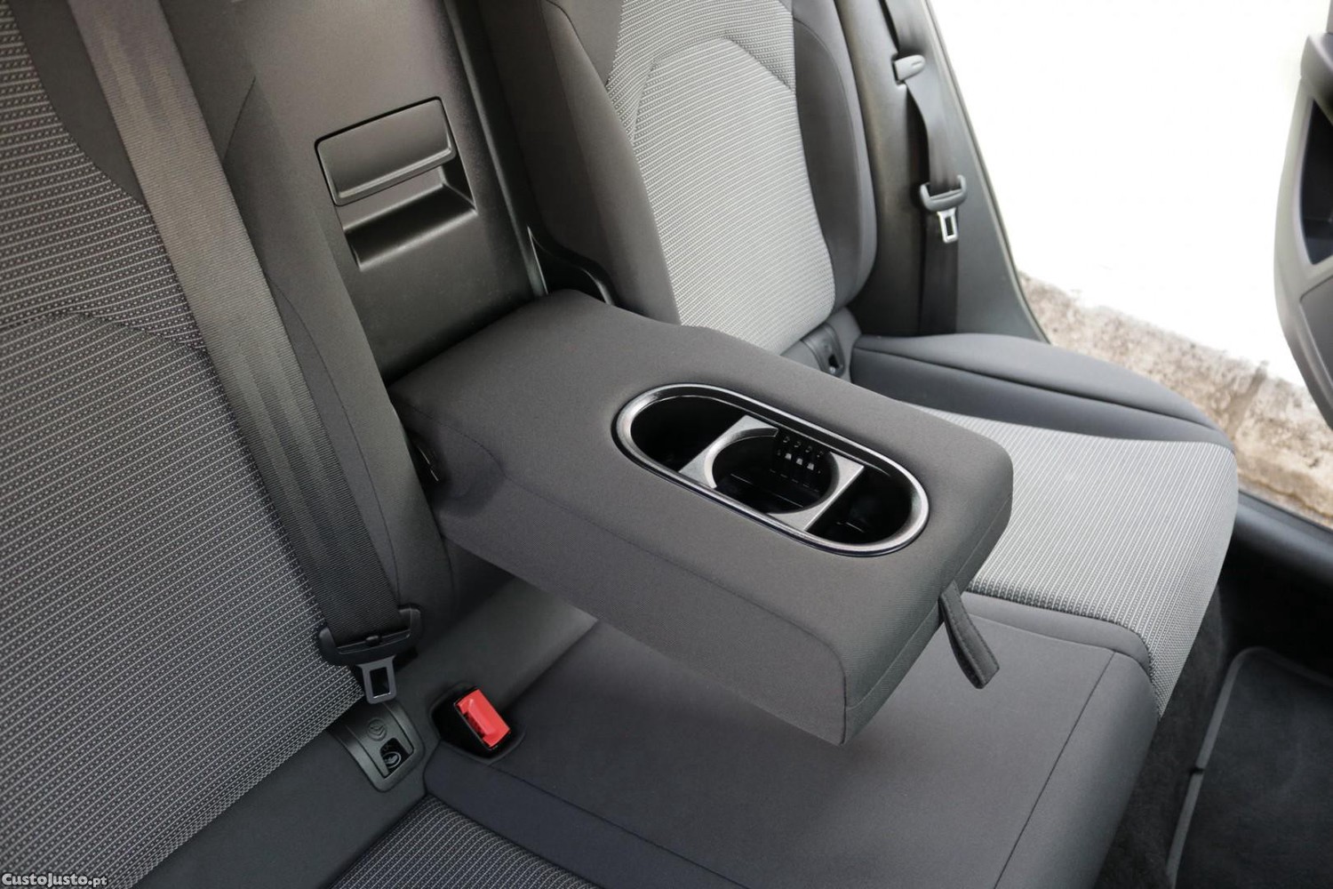 SEAT Leon ST 1.6 TDI Style 115cv — fotografia 33