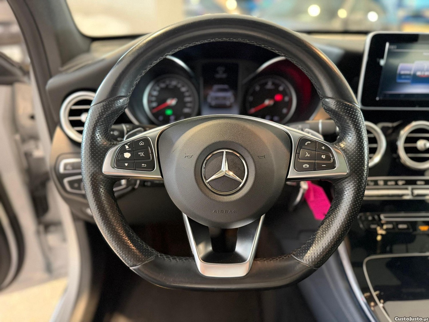 Mercedes-Benz GLC 220 d 4Matic 9G-TRONIC AMG Line — fotografia 15