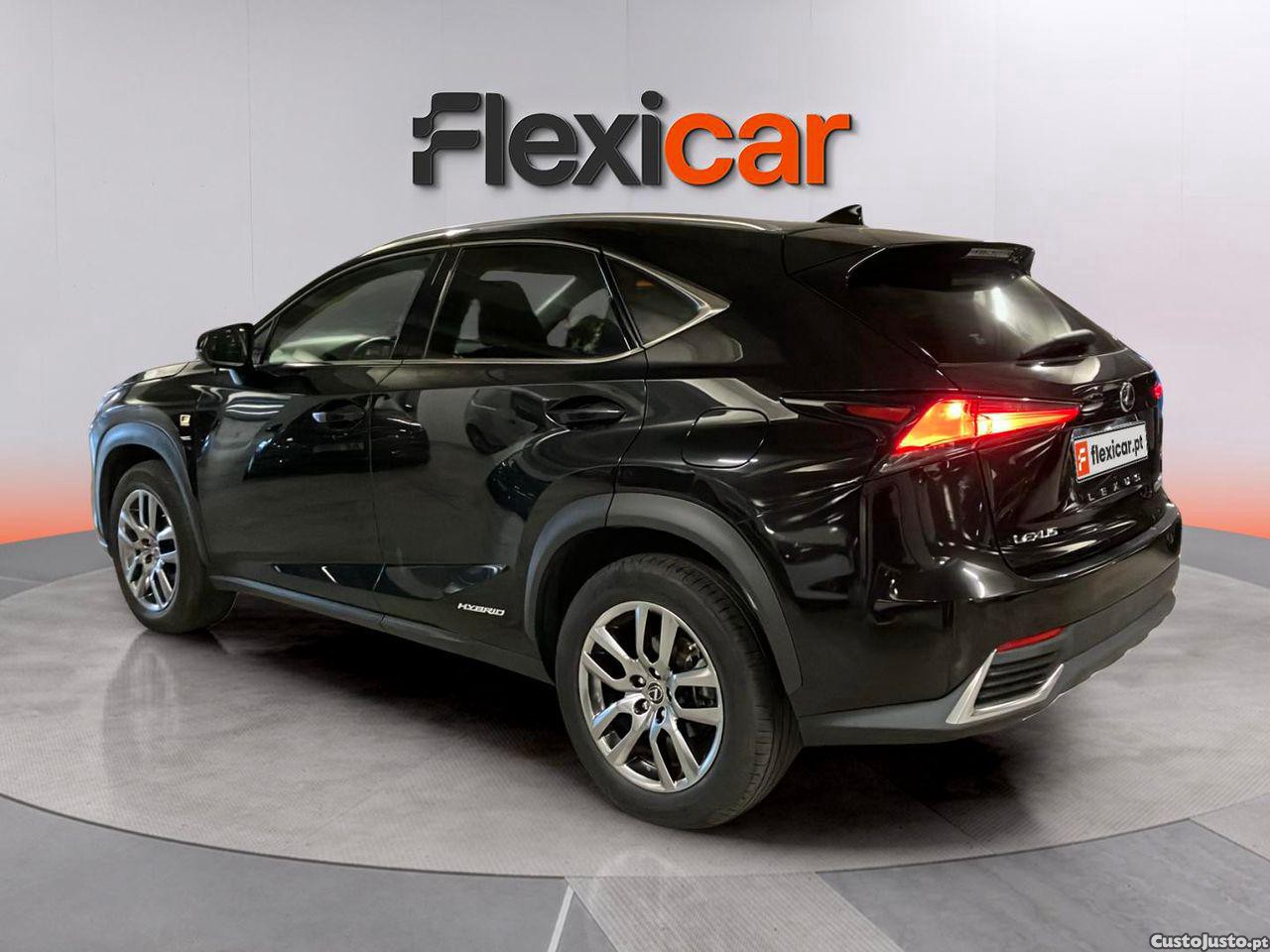 Lexus NX 300h Executive - 18 — photo 3