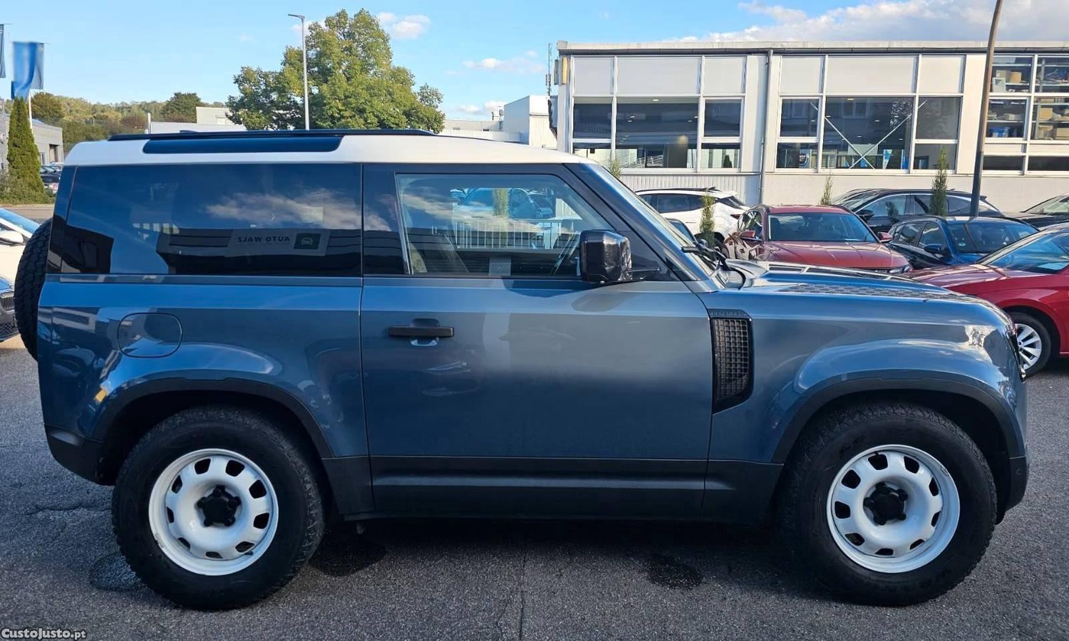 Land Rover Defender 3.0 D200 90 AWD X-Dynamic SE - 21 foto 5