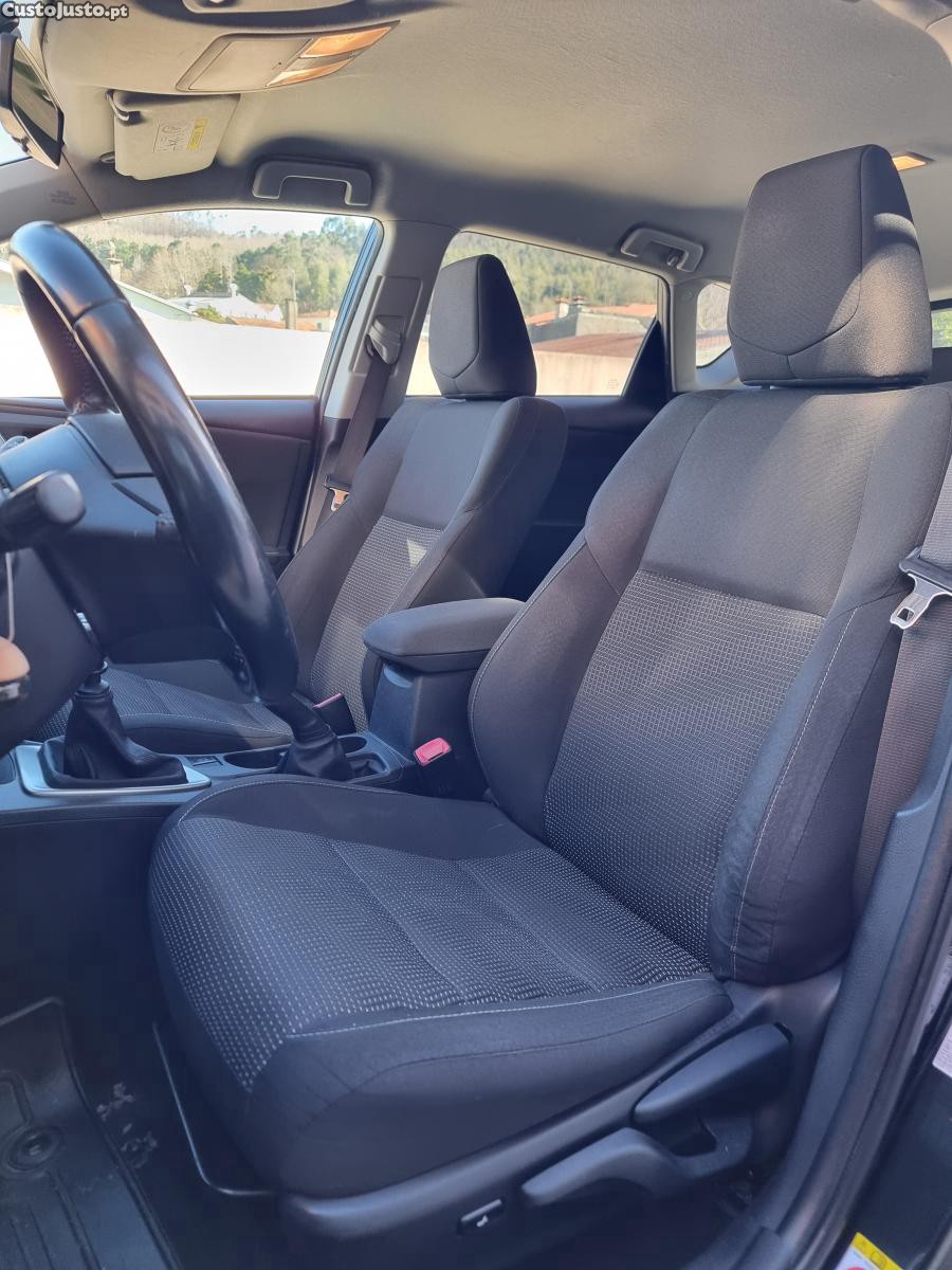 Toyota Auris 2.0 D-4D - 13 foto 5