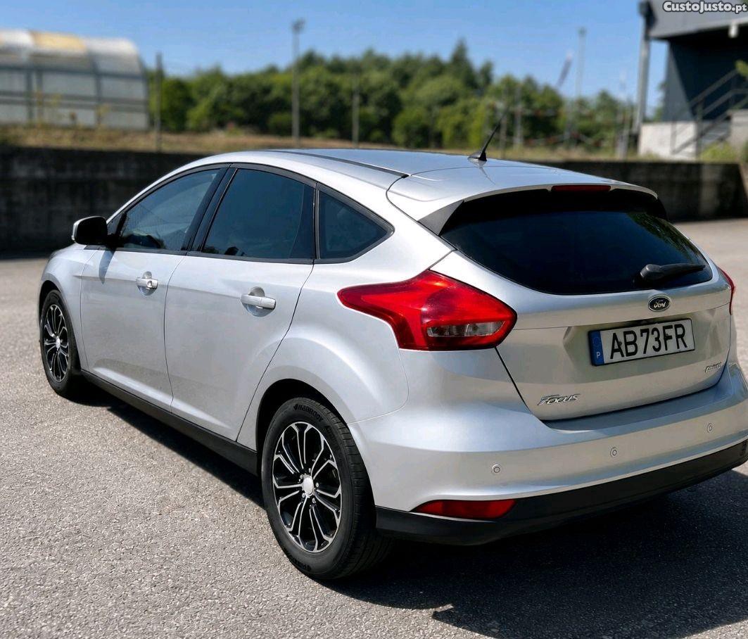 Ford Focus 1.5 trend + — fotografia 3