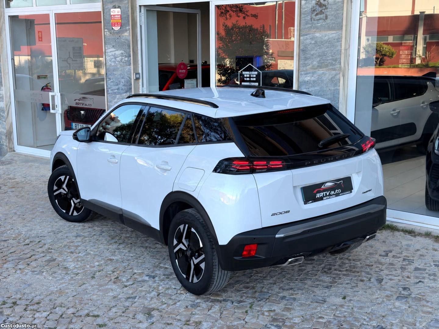Peugeot 2008 1.2 Hybrid Allure e-DCS6 - 25 — photo 2