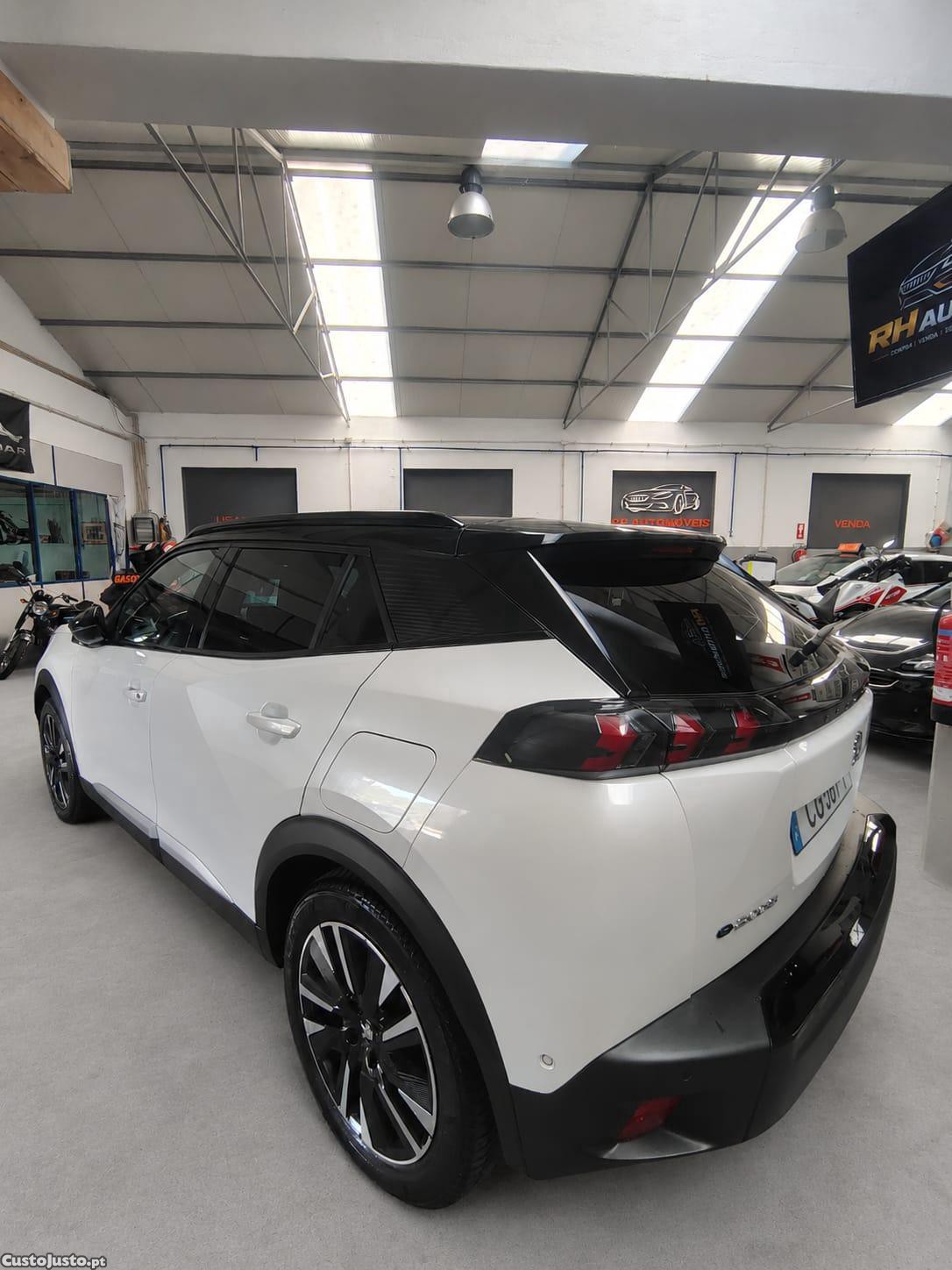 Peugeot e-2008 GT Pack — photo 3