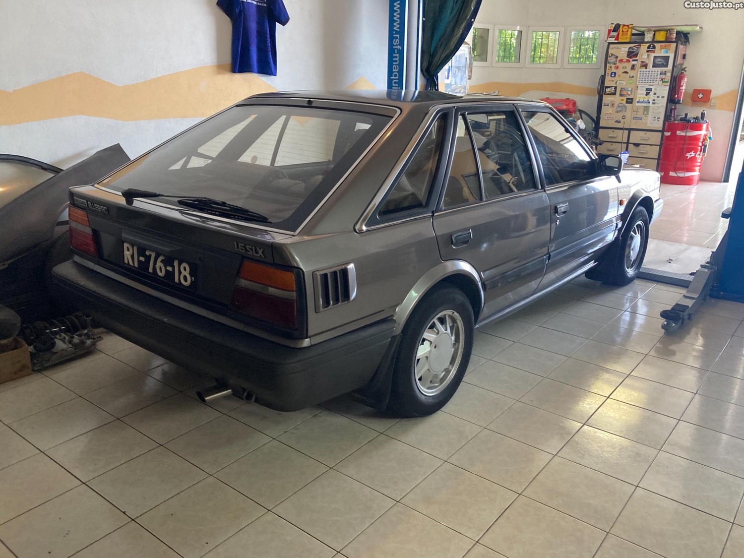 Nissan Bluebird 1.6 SLX Hatchback — photo 2