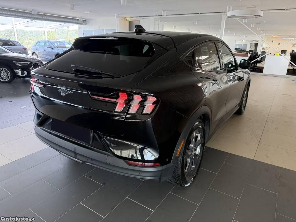 Ford Mustang Mach-E 75.7 kWh RWD - 21 foto 2