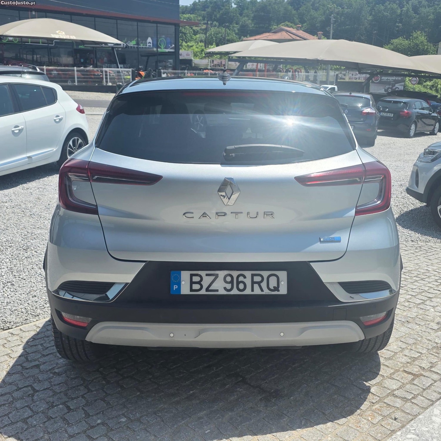 Renault Captur 1.6 E-Tech Plug-In Exclusive — fotografia 16