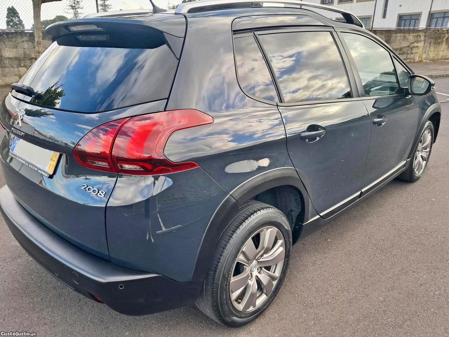 Peugeot 2008 1.2 Puretech, estado NOVO, Poucos KM s - 19 — photo 3