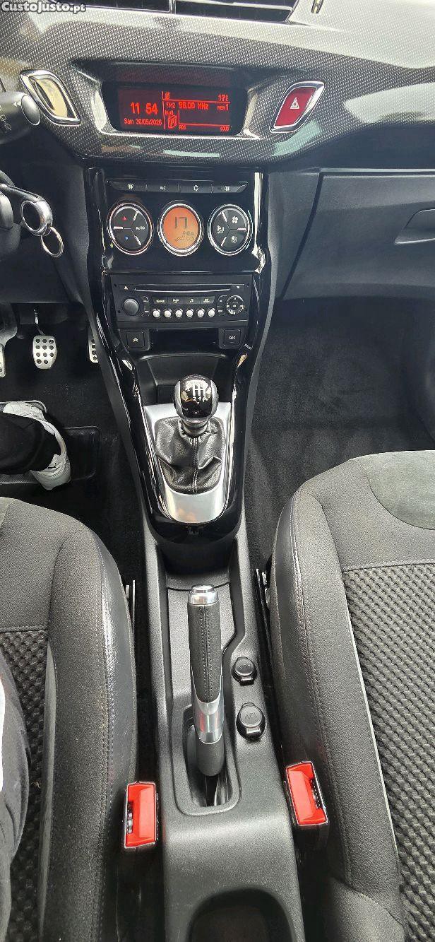 Citroën DS3 1.6 e-HDI 115cvs, gasoleo, Sport-Chic — fotografia 6